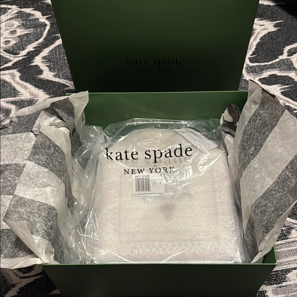 Kate Spade NYC Pizza box purse